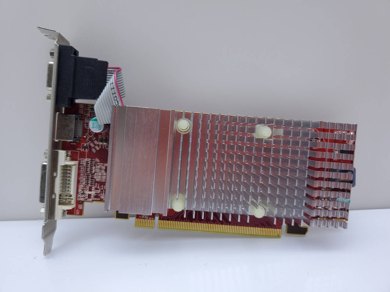 

Видеокарта ATI RADEON HD 4350 512mb PCI-E HDMI