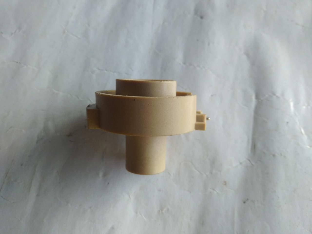 

Бегунок распределителя зажигания на Daewoo Nexia