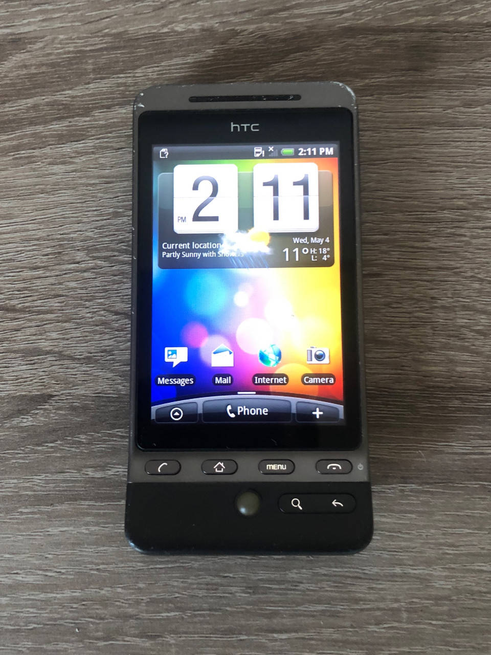 

Мобильный телефон HTC Hero
