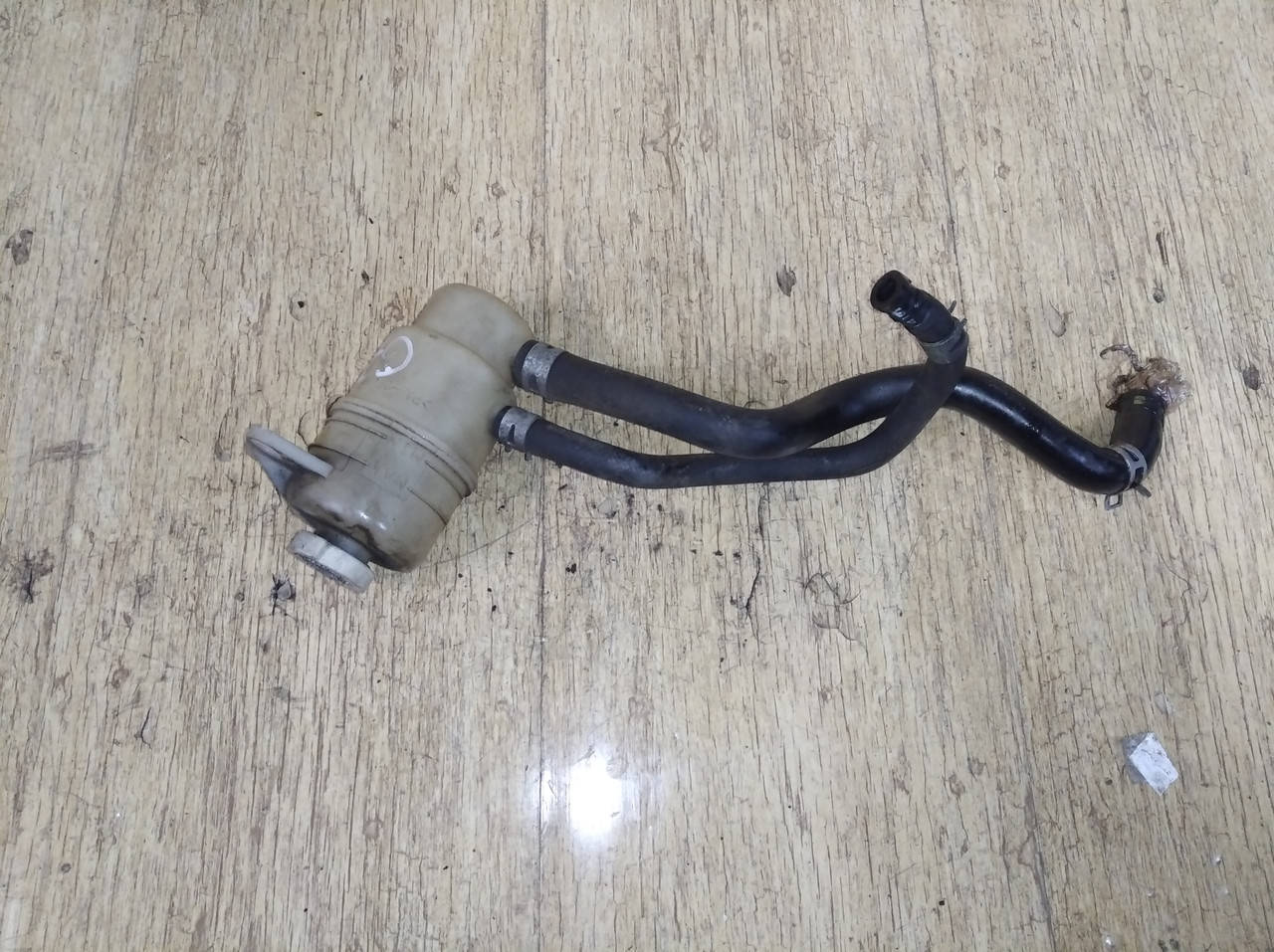 

Бачок гидроусилителя руля Grandis, Galant MR223998 995045 Grandis Mitsubishi