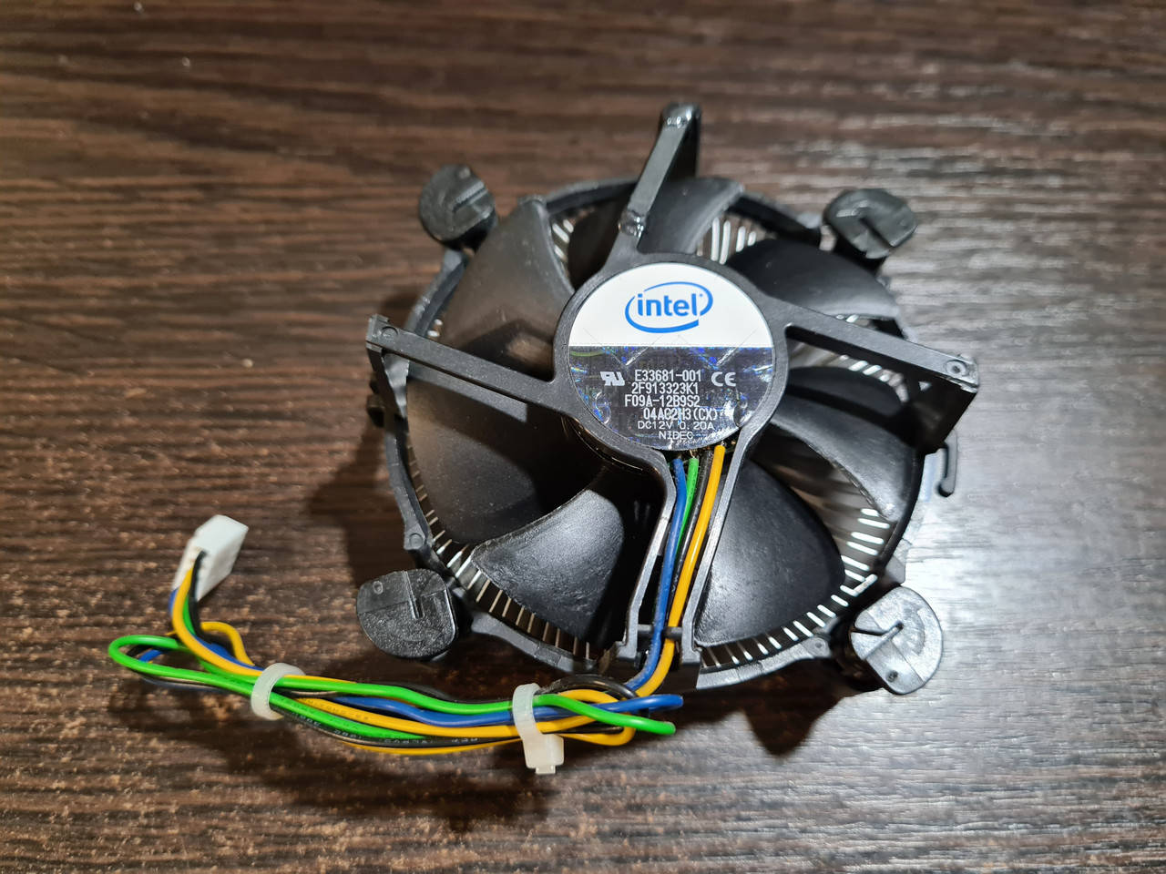 

Кулер для процессоров Intel E33681 001 | 4 PIN | Сокеты 775 | + Термопаста!