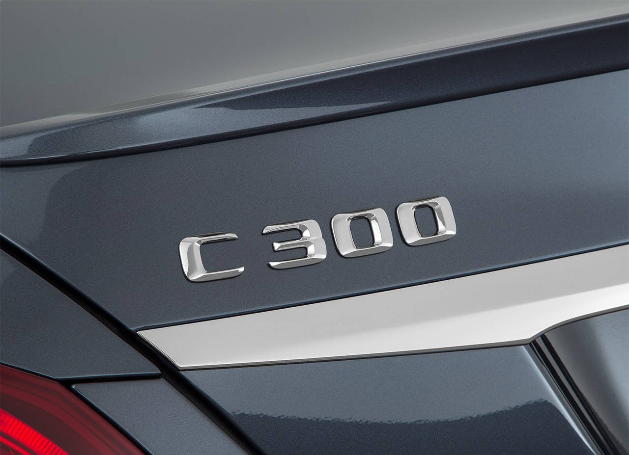 

Эмблема надпись багажника Mercedes C300