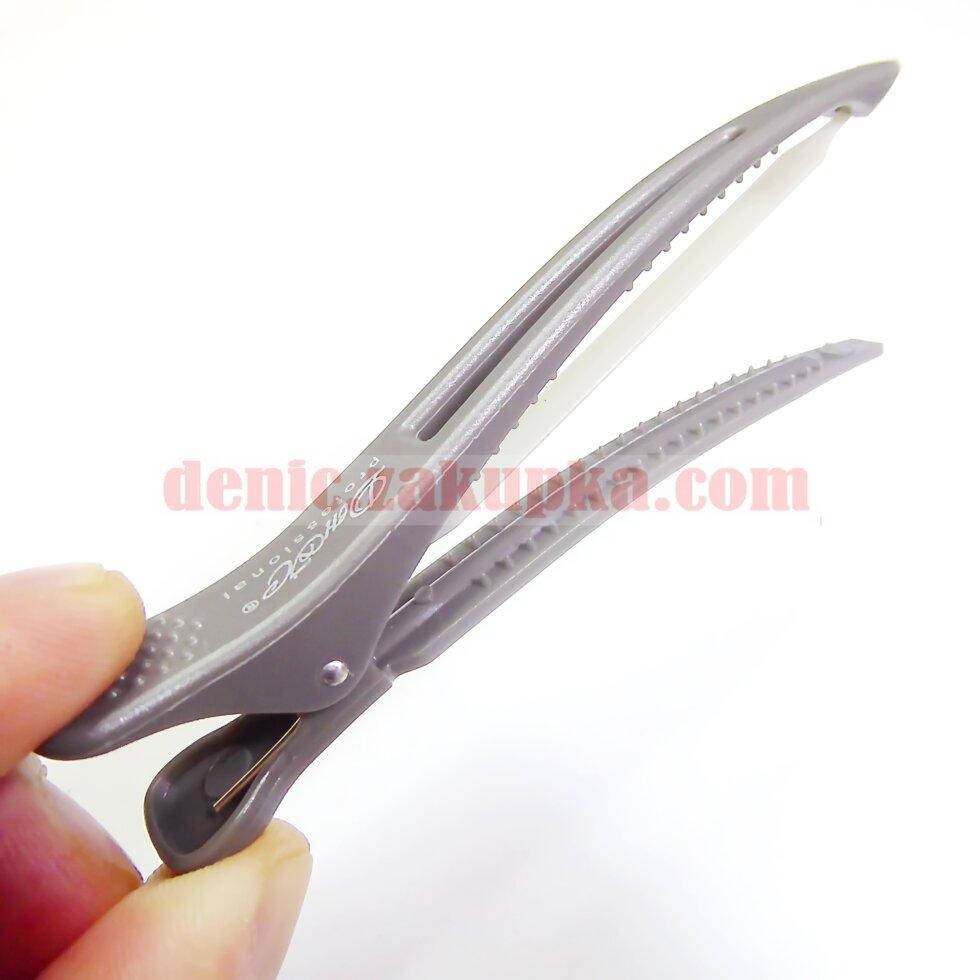 

Зажим-Уточка с резинкой профессиональный для волос Серый 110 мм Пластик "ДенІС professional"