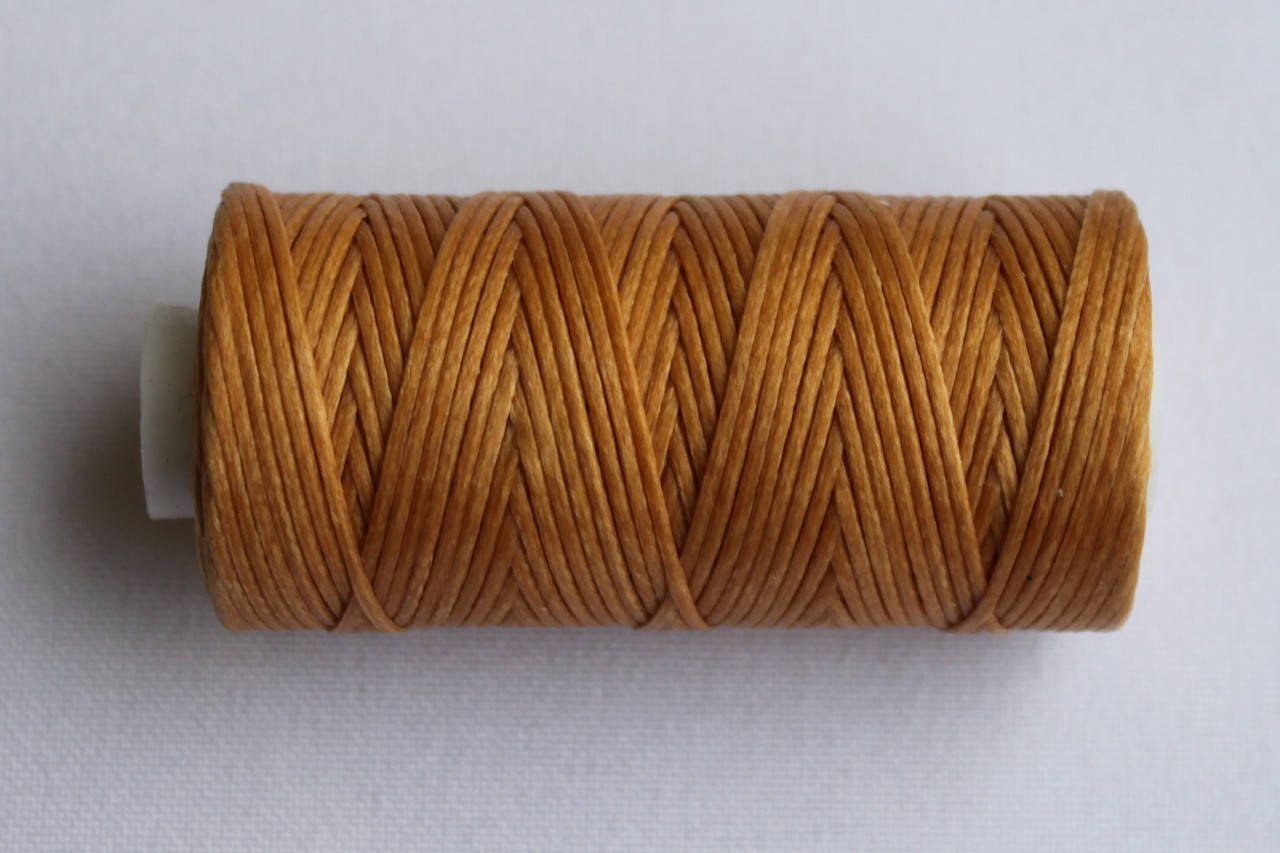 

Нитка вощёная плоская, толщина - 0.8 мм, цвет - бежевый, 50 метров, артикул СК 5616