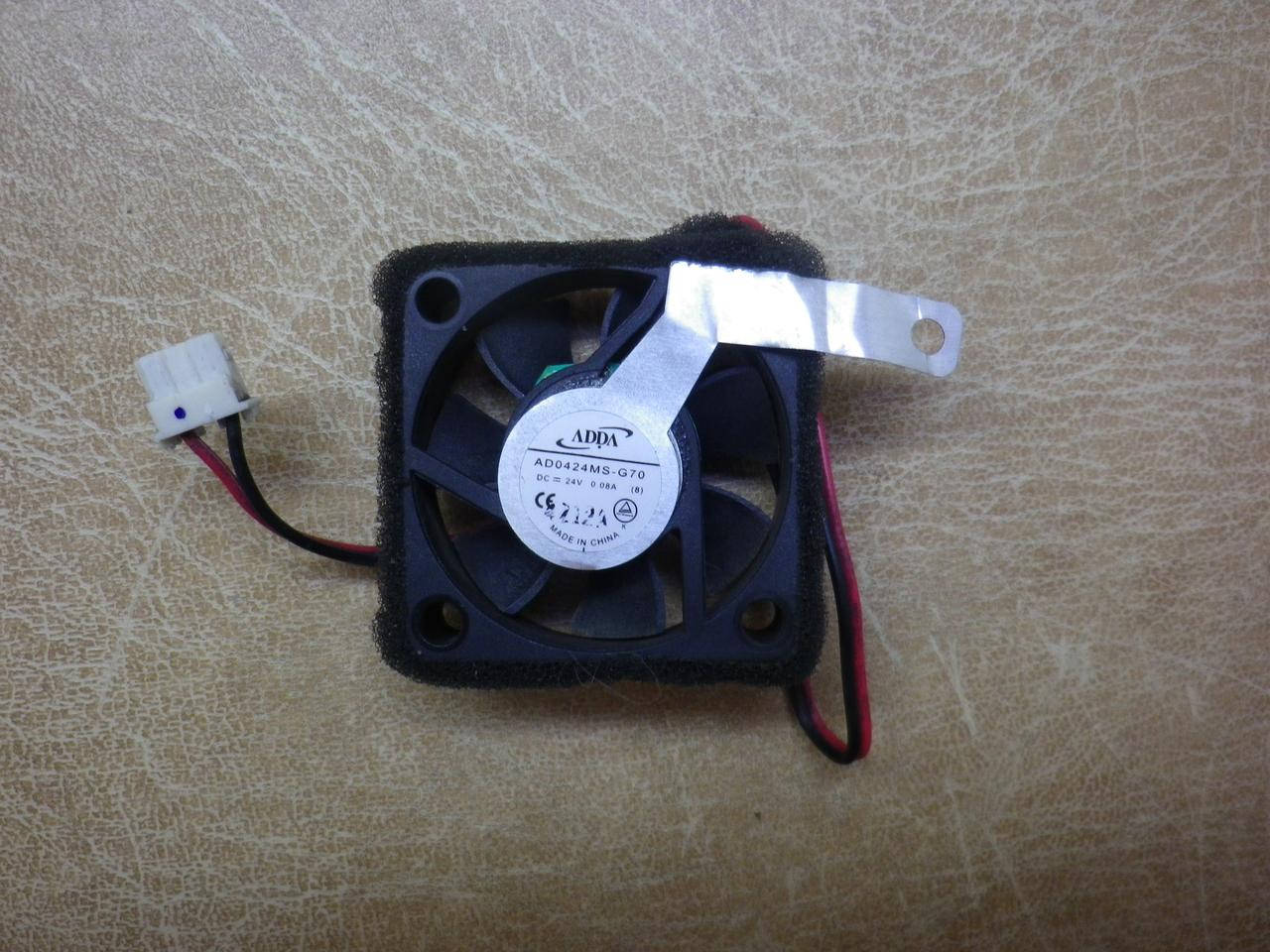 

Б/У Кулер 24 в 40х40х10 ADDA (AD424MS-G70) 0,08А 2pin