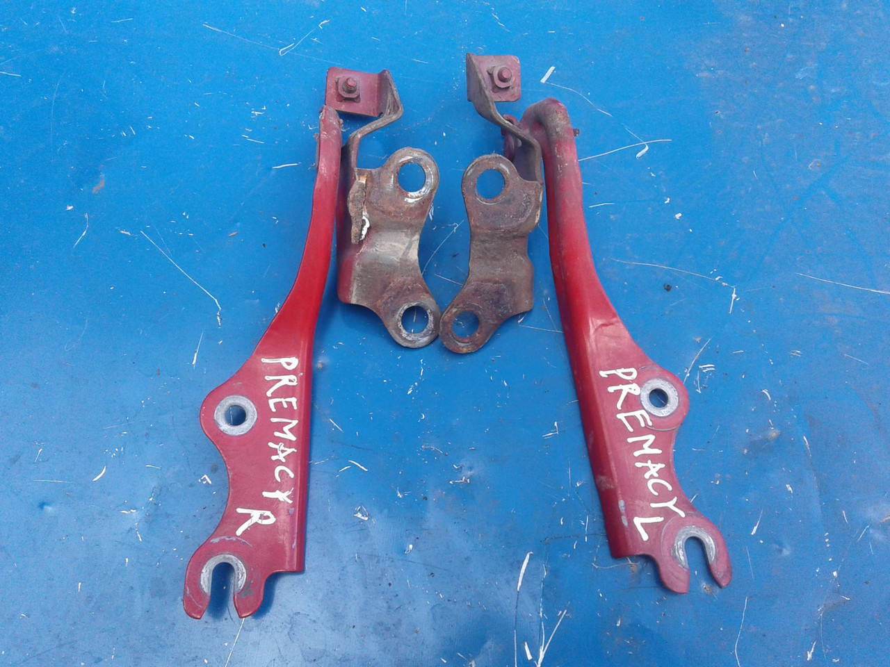

Петли капота Mazda Premacy 1998-2005г.в.
