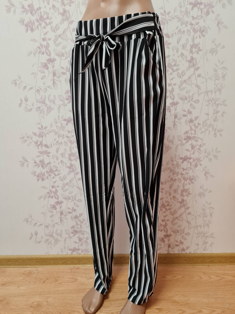 

Легкие, летние брючки в полоску.