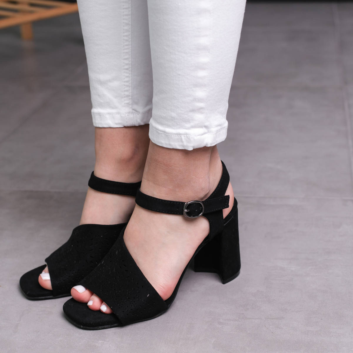 

Женские босоножки Fashion Earline 2950 38 размер 24,5 см Черный
