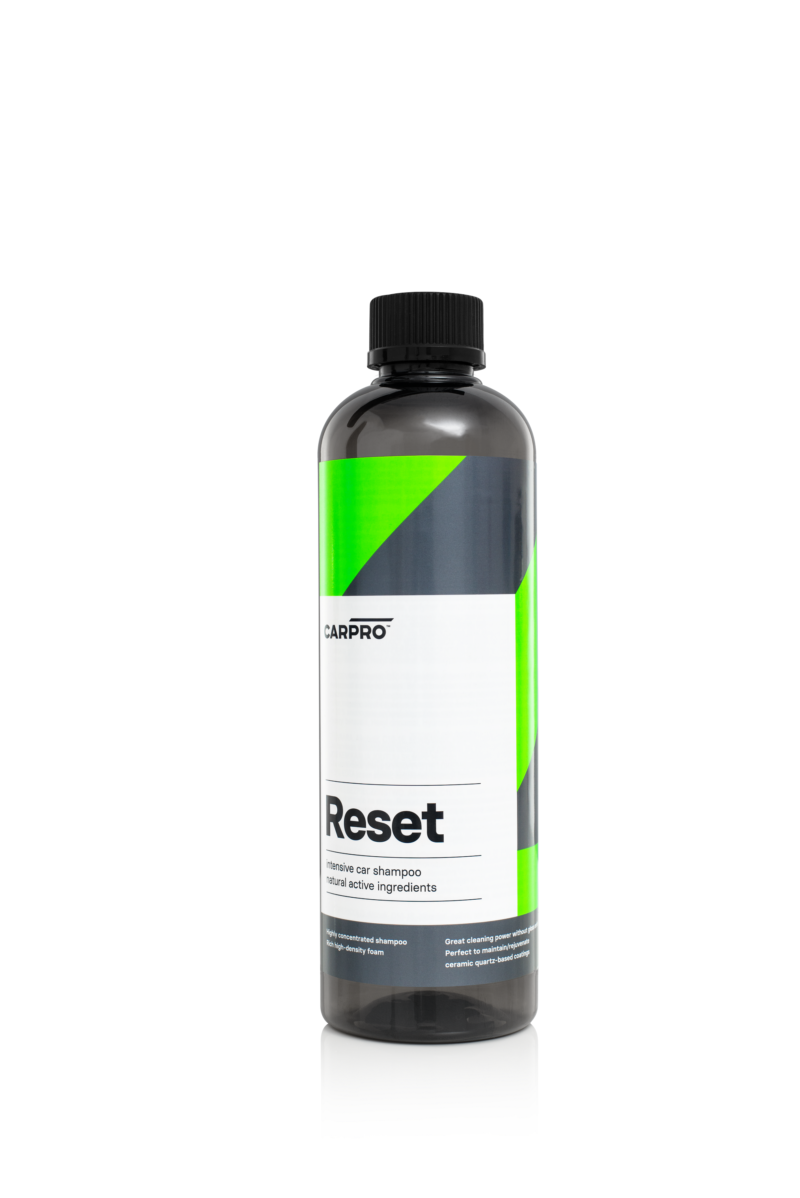 

Автошампунь с нейтральм pH без добавок CarPro Reset 500мл 199118