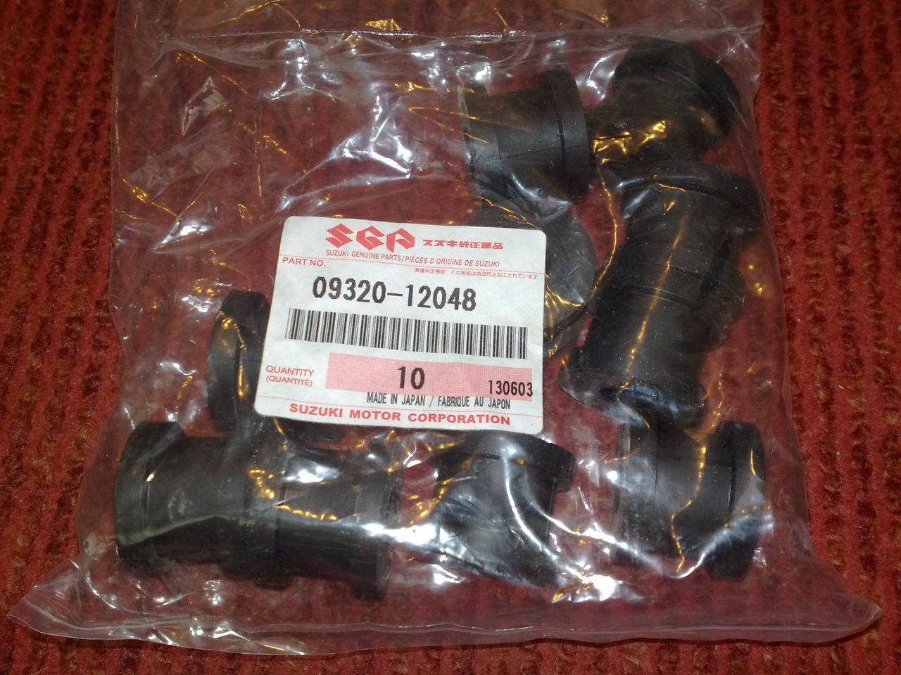 

Резиновая втулка выхлопной трубы 03-16г Suzuki Burgman SkyWave 09320-12048