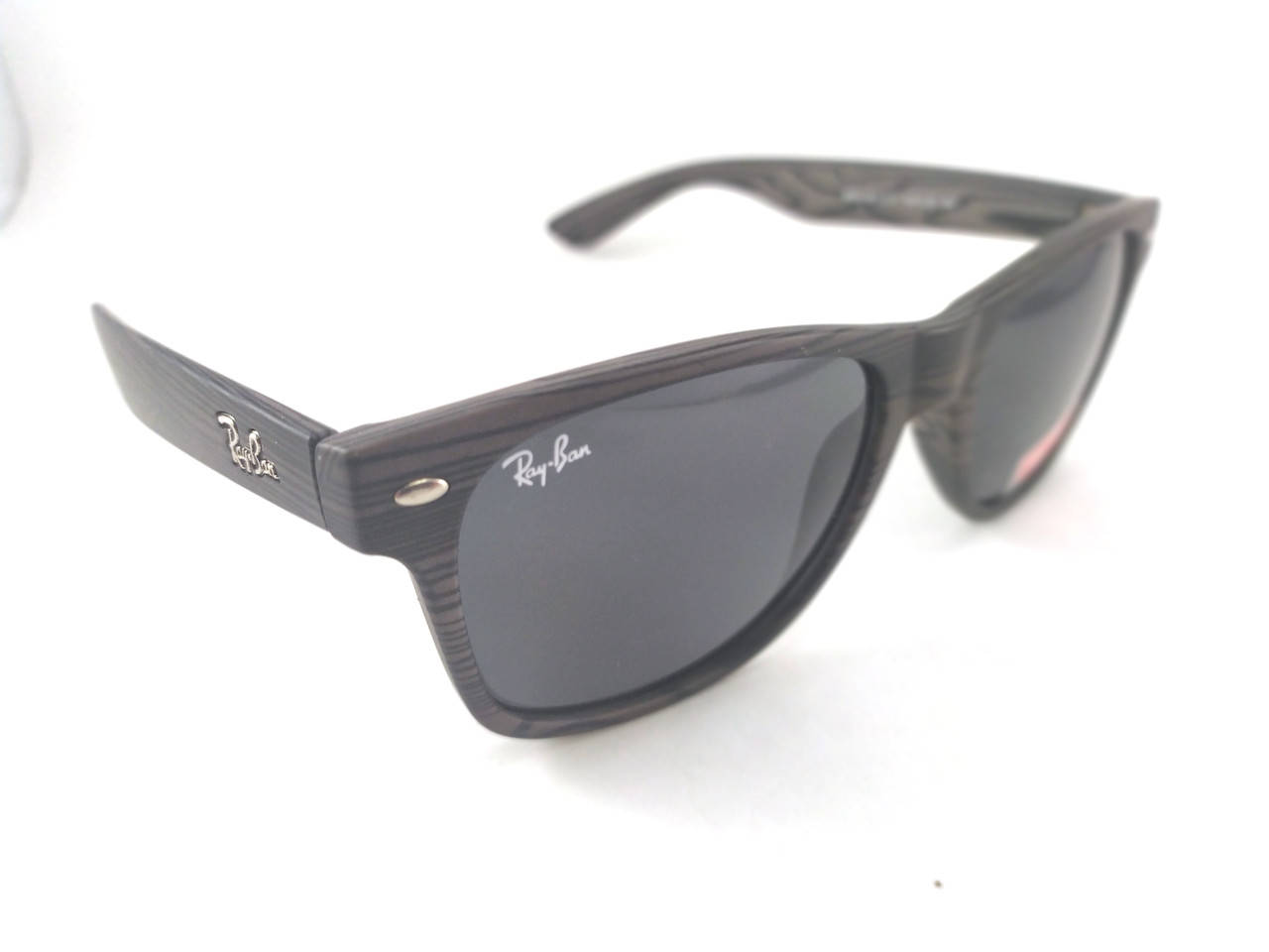 

Солнцезащитные очки Ray Ban серые с дужками под дерево