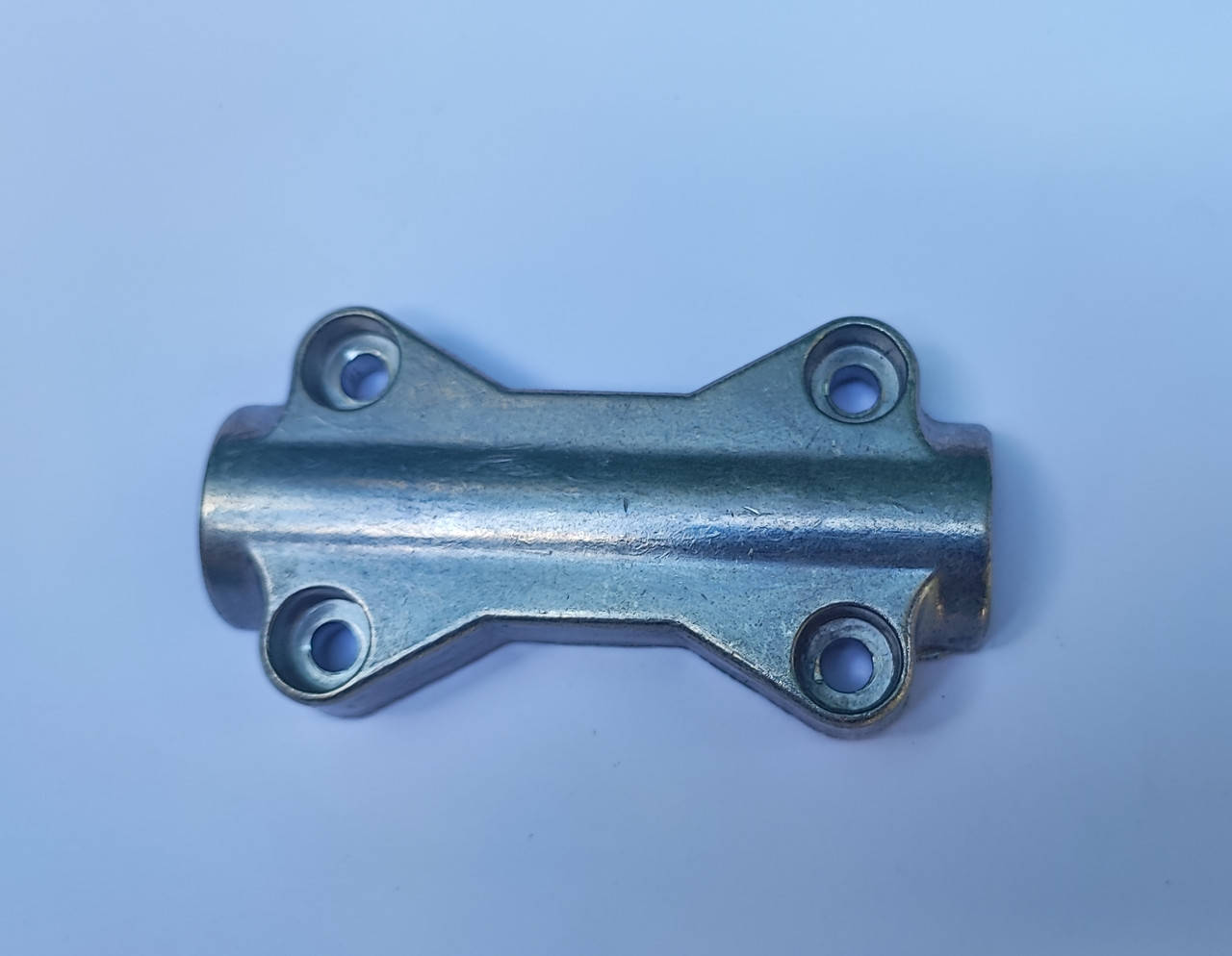 

Крепление руля для бензокосы Oleo-Mac Sparta 25 (072700264CR)