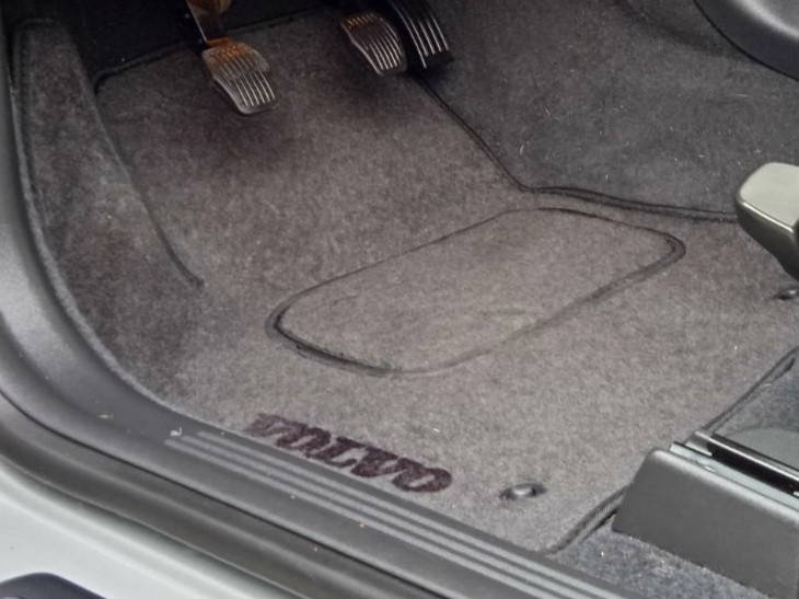 

Водительский коврик ворсовый Volvo V50 (2004-2012)