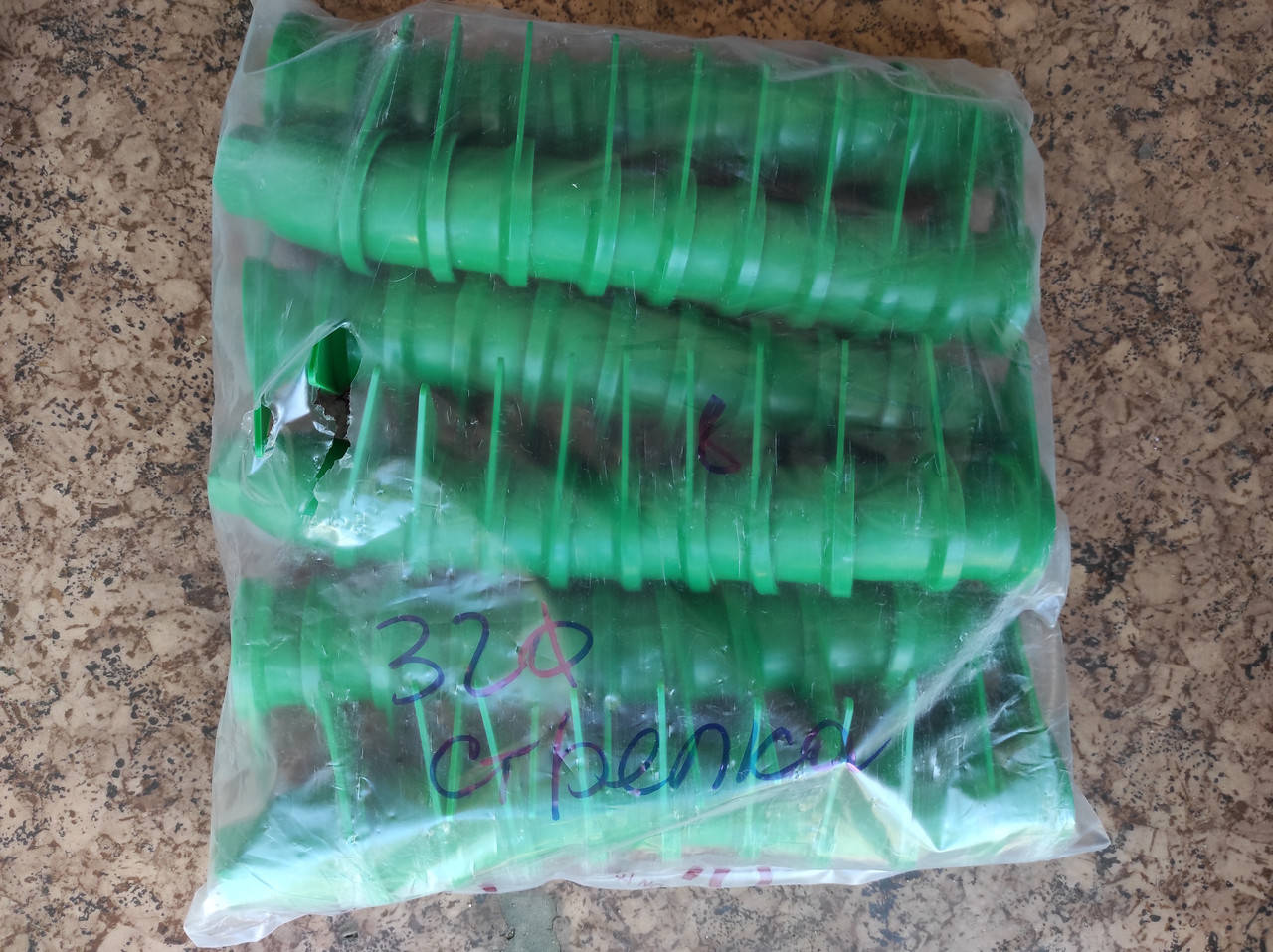 

Колпачок зеленый со стрелкой на гайку под ключ 32 (60 штук)