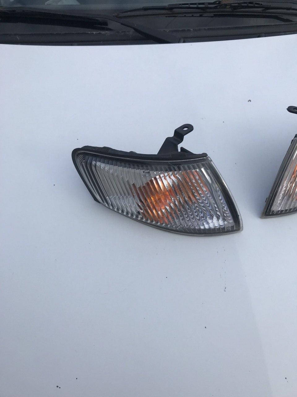 

Поворот передний правый для Mazda 626 1998 г.в.