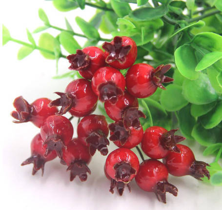 

Ягодка на проволоке, шиповник 1,5 см (1 шт)