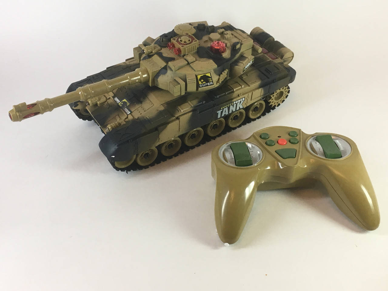 

Танк 9993 швидкий Р/К "War tanK" для танкового бою (жовто-зелений)