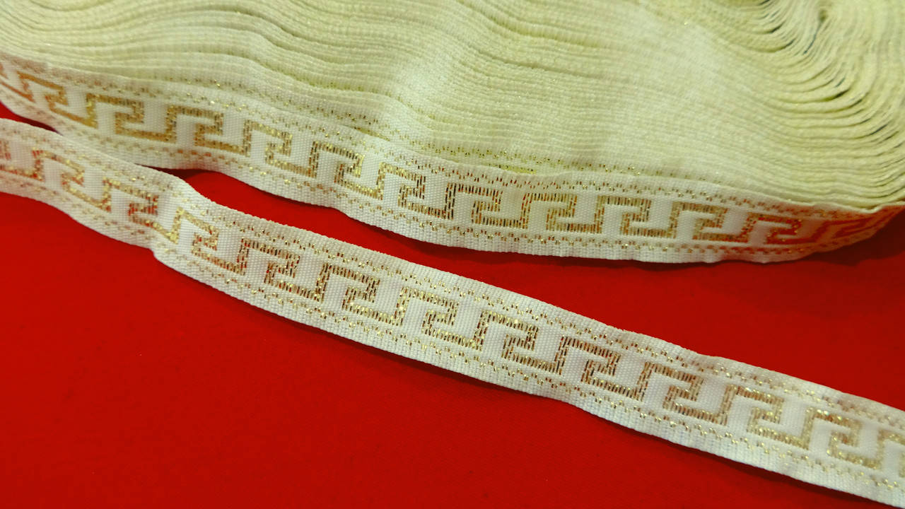 

Тесьма декоративная греческий орнамент 12 мм белая с золотом