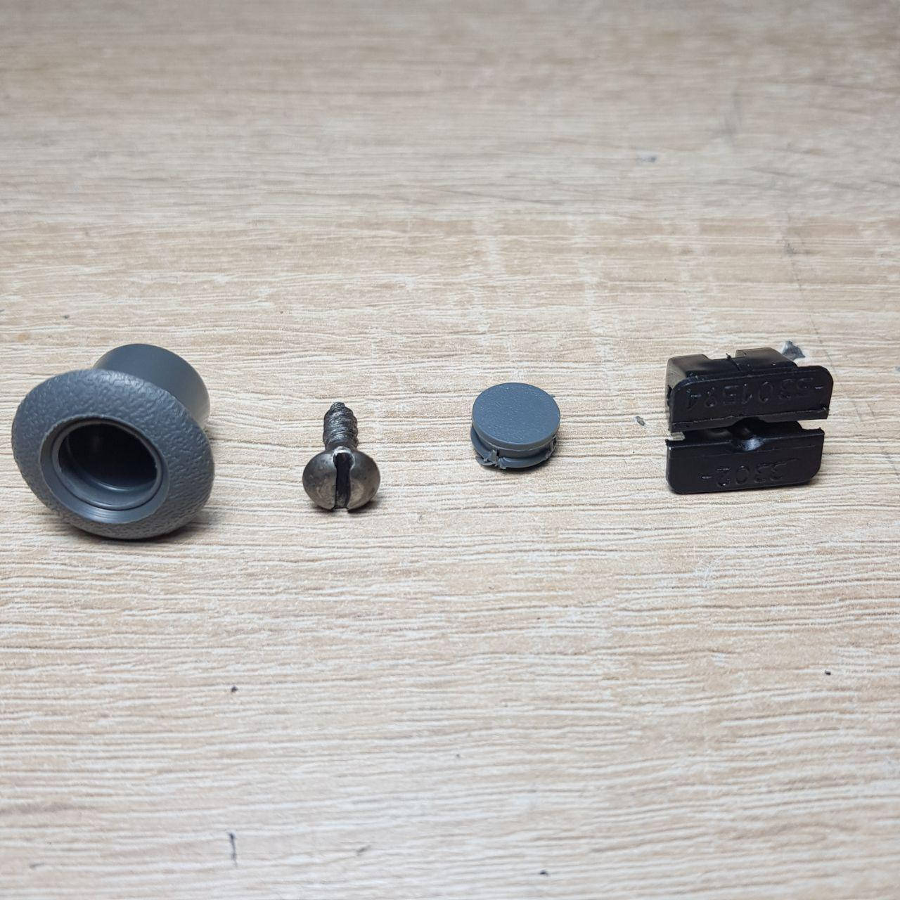 

Клипса,защелка, андапка панели дворников, клыка заднего бампера Газель,Соболь 3302, 2705, 2217 серая 1шт