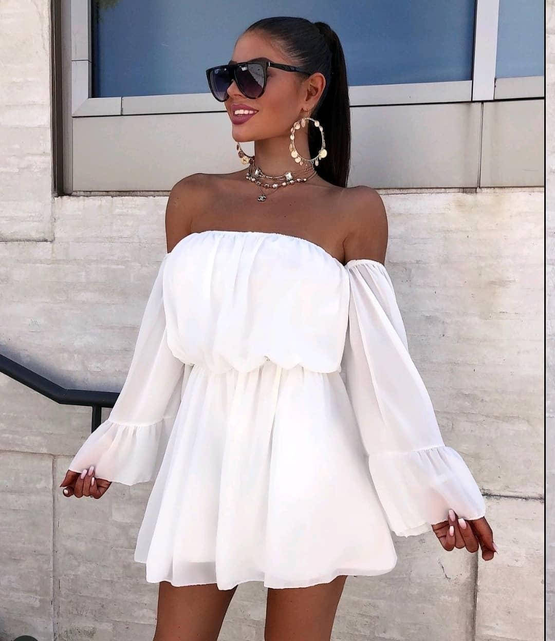 

Женское летнее шифоновое мини платье с открытыми плечами