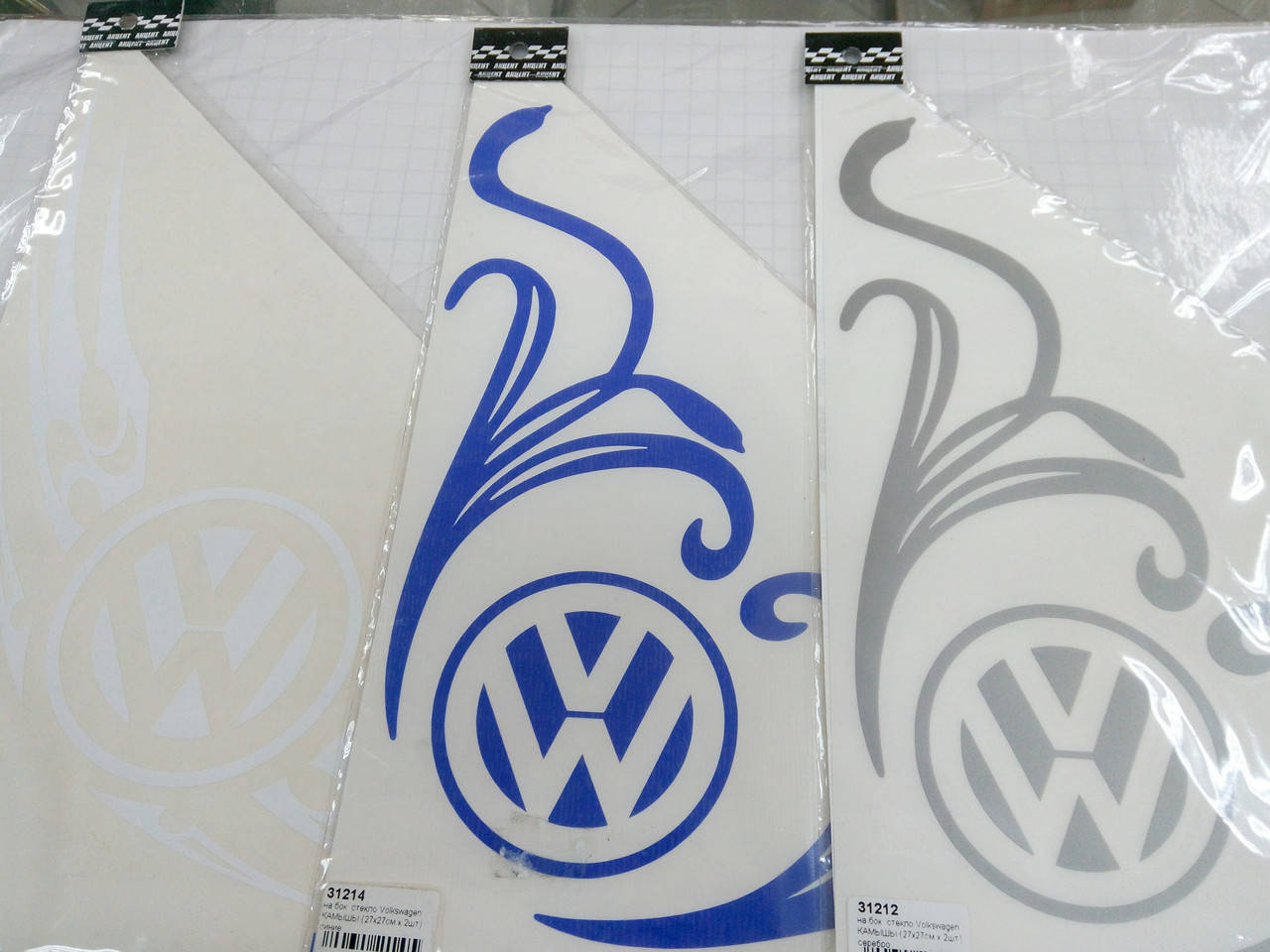 

Набор виниловых наклеек УГОЛКИ НА БОКОВЫЕ СТЕКЛА VOLKSWAGEN 27х27 см