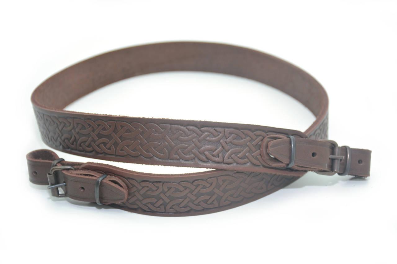 

Ремень на ружье прямой кожа тисненный