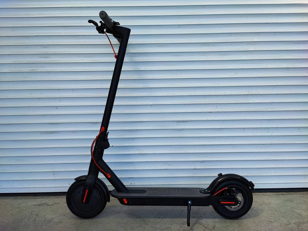 

Электросамокат складной Maraton Tesla 3800 350W, 36V / 7.5Ah, черный