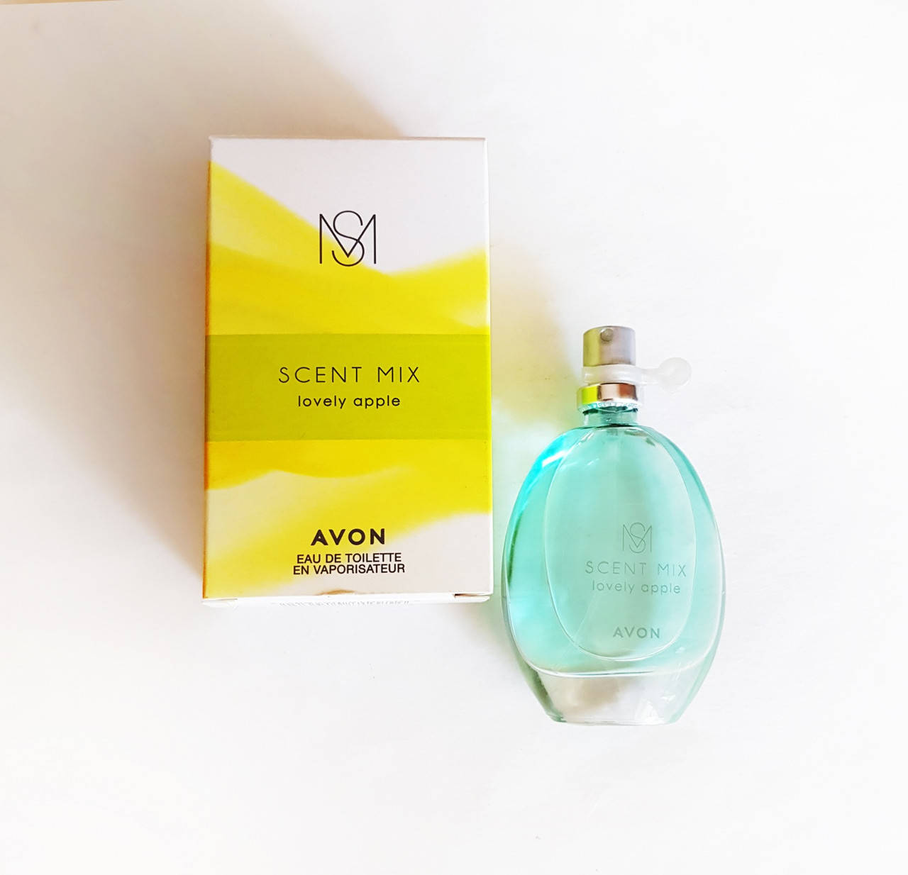 

Женская туалетная вода "Lovely Apple" 30мл AVON Скент яблоко духи Эйвон