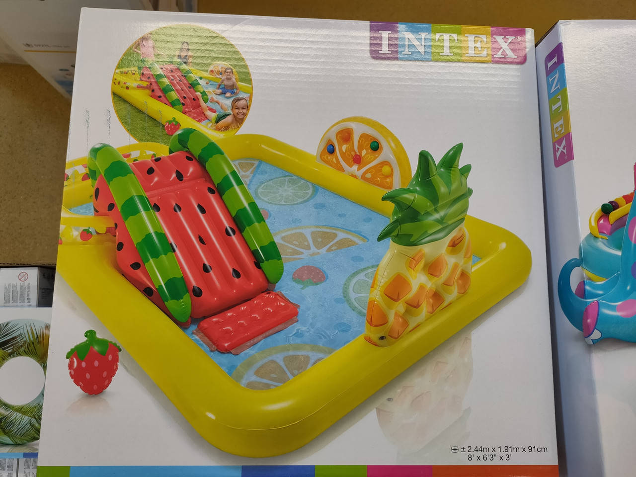 

Надувной игровой центр Intex 57158 Фрукты 244 x 191 x 91 см, с горкой, фонтаном