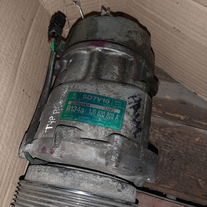 

Компрессор кондиционера Skoda Octavia Tour