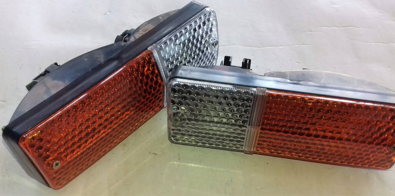 

Подфарники Ваз 2103,2106 корпус черный Формула Света (к-кт 2шт)