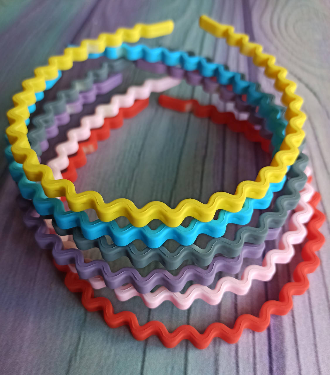 

Обруч каучук волнистый цветной 5 мм