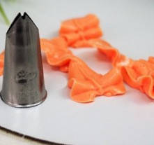 

Насадка кондитерская № 70 листик, Ateco