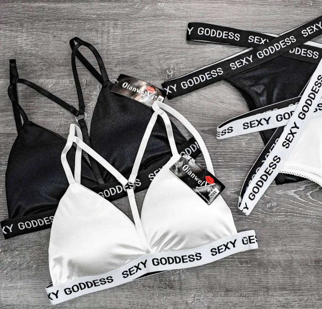 

Женский комплект нижнего белья