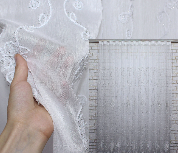 

Тюль батист з вишивкою. Колір білий з сріблястим, Белый