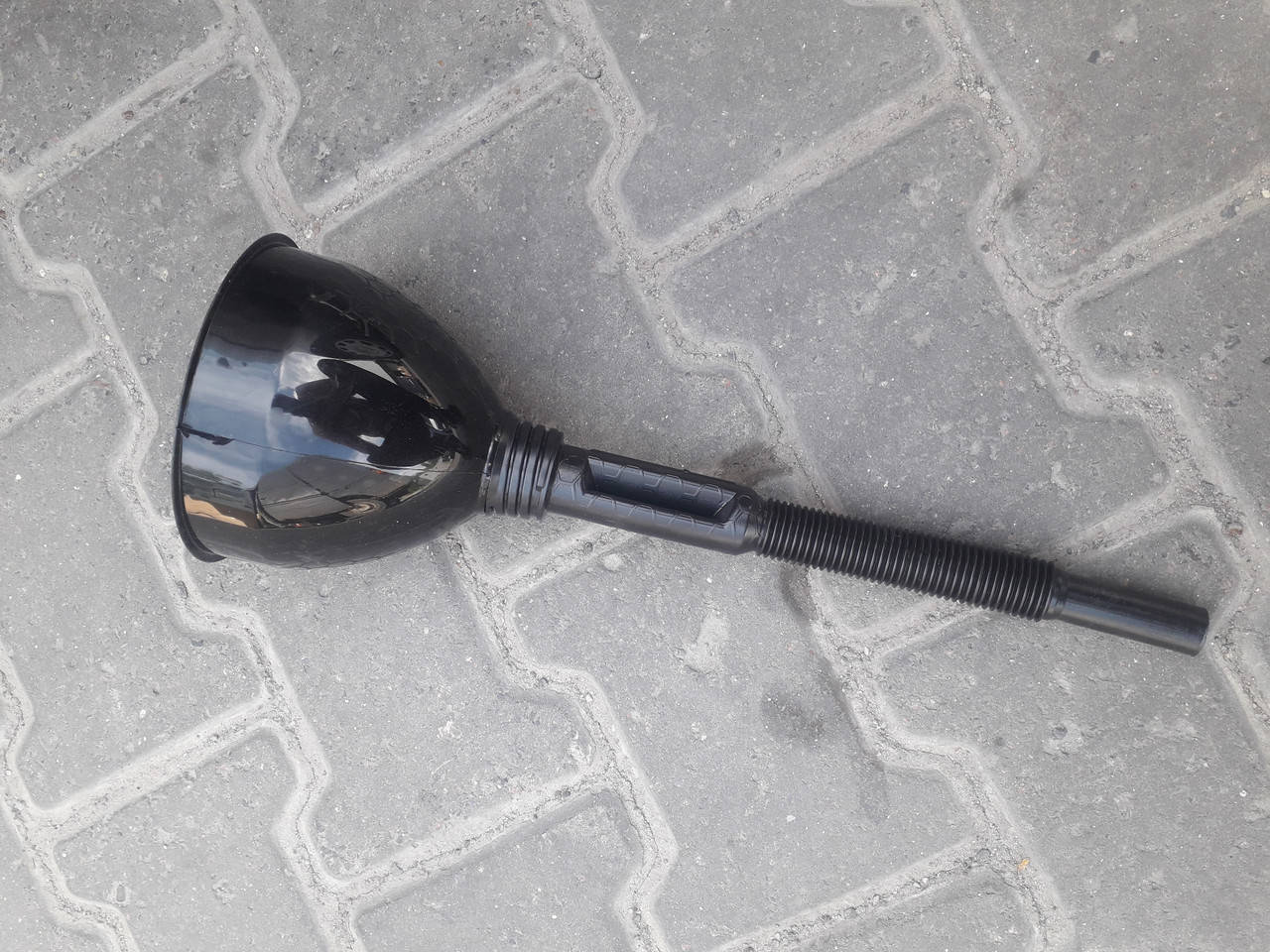 

Лійка, лейка, воронка для пального