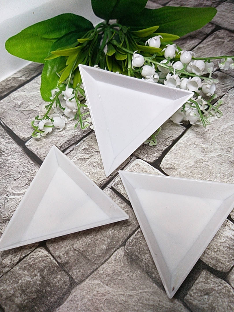 

Лоток-треугольник для работы со стразами