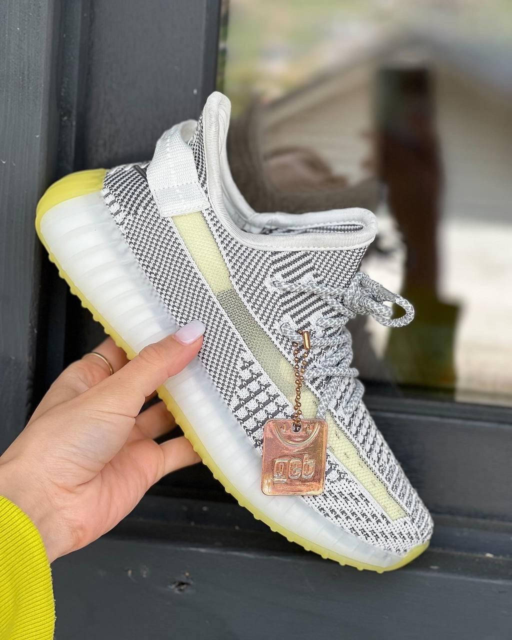

Новинка! Яркие, летние кроссовки ADIDAS YEEZY BOOST 350, Белый
