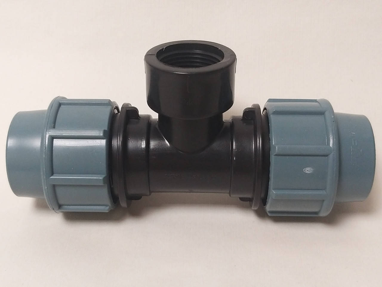 

Тройник внутренняя резьба ТВР 25*1/2"*25 Santehplast