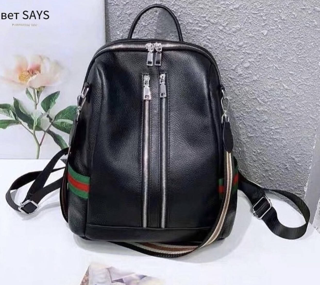 

Кожаный женский рюкзак, Черный