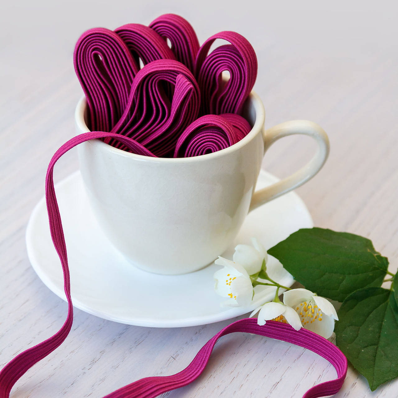 

Резинка трикотажная бельевая / цвет темно малиновый / ширина 1 см / упаковка 10 м