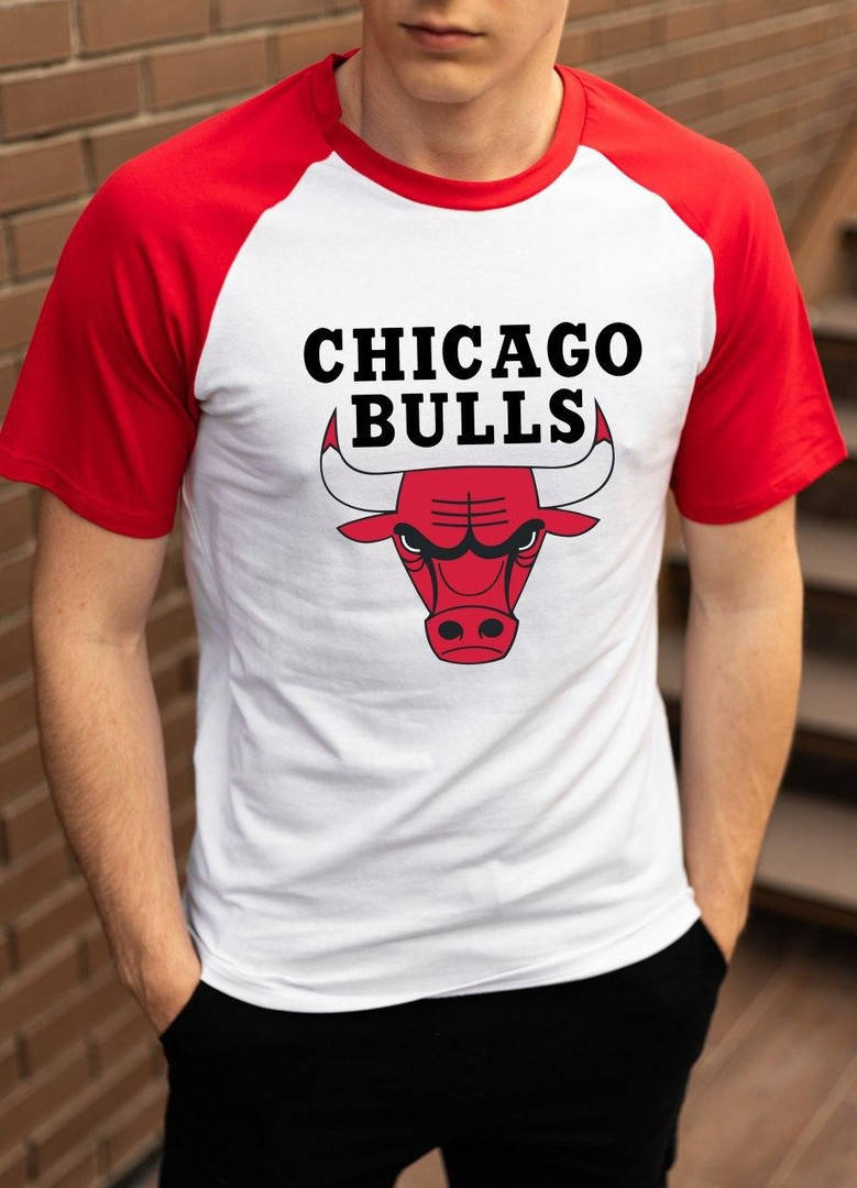 

Двухцветная мужская футболка Chicago Bulls (белая красные рукава)