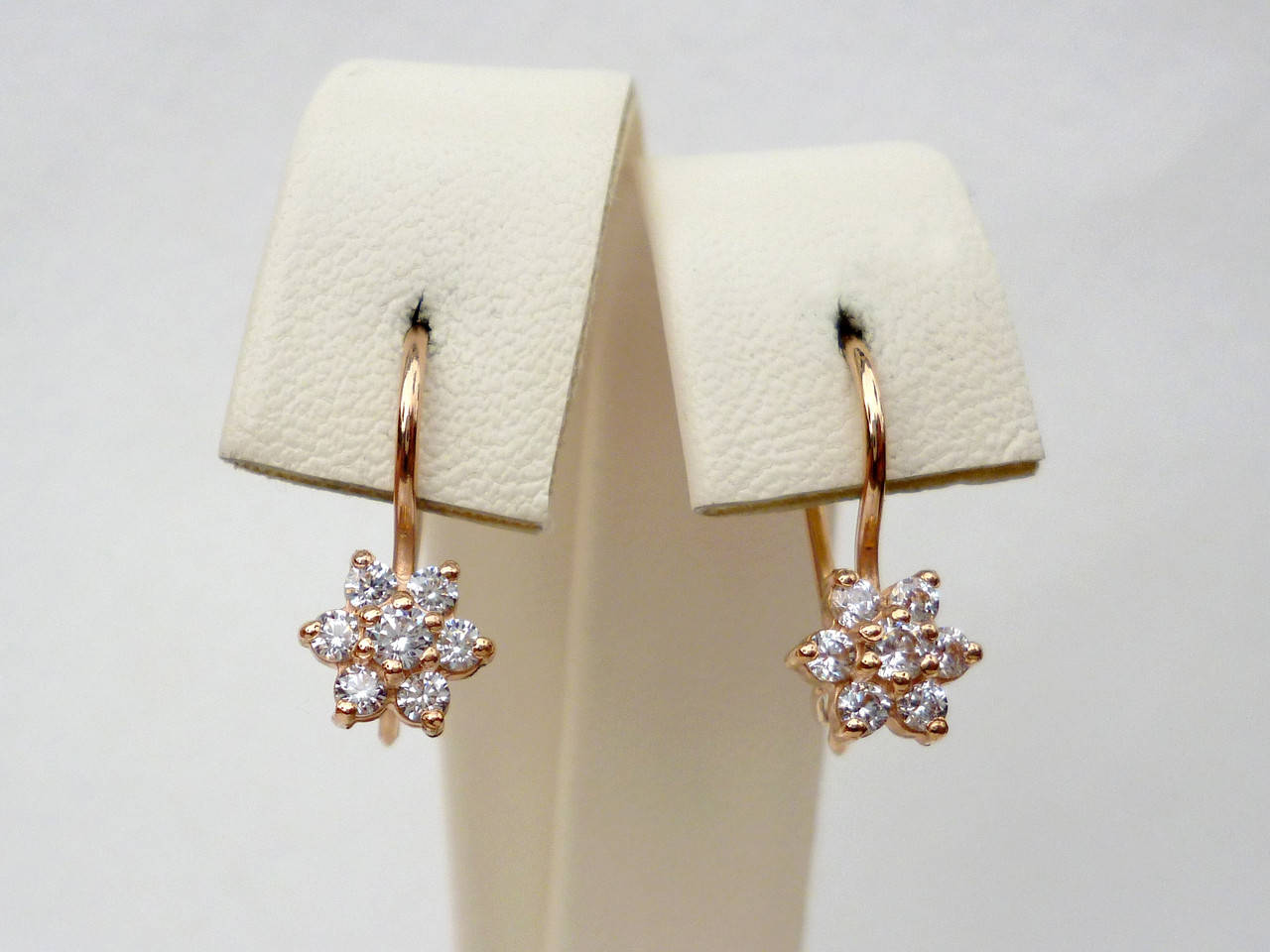 

Золотые серьги 585 пробы 1,36 г.