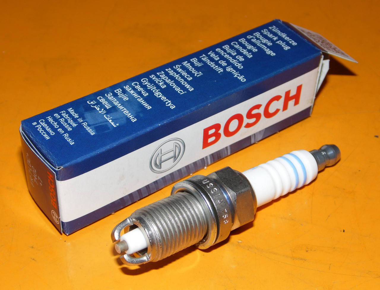 

Свеча зажигания Bosch 0 242 235 668 см.описание