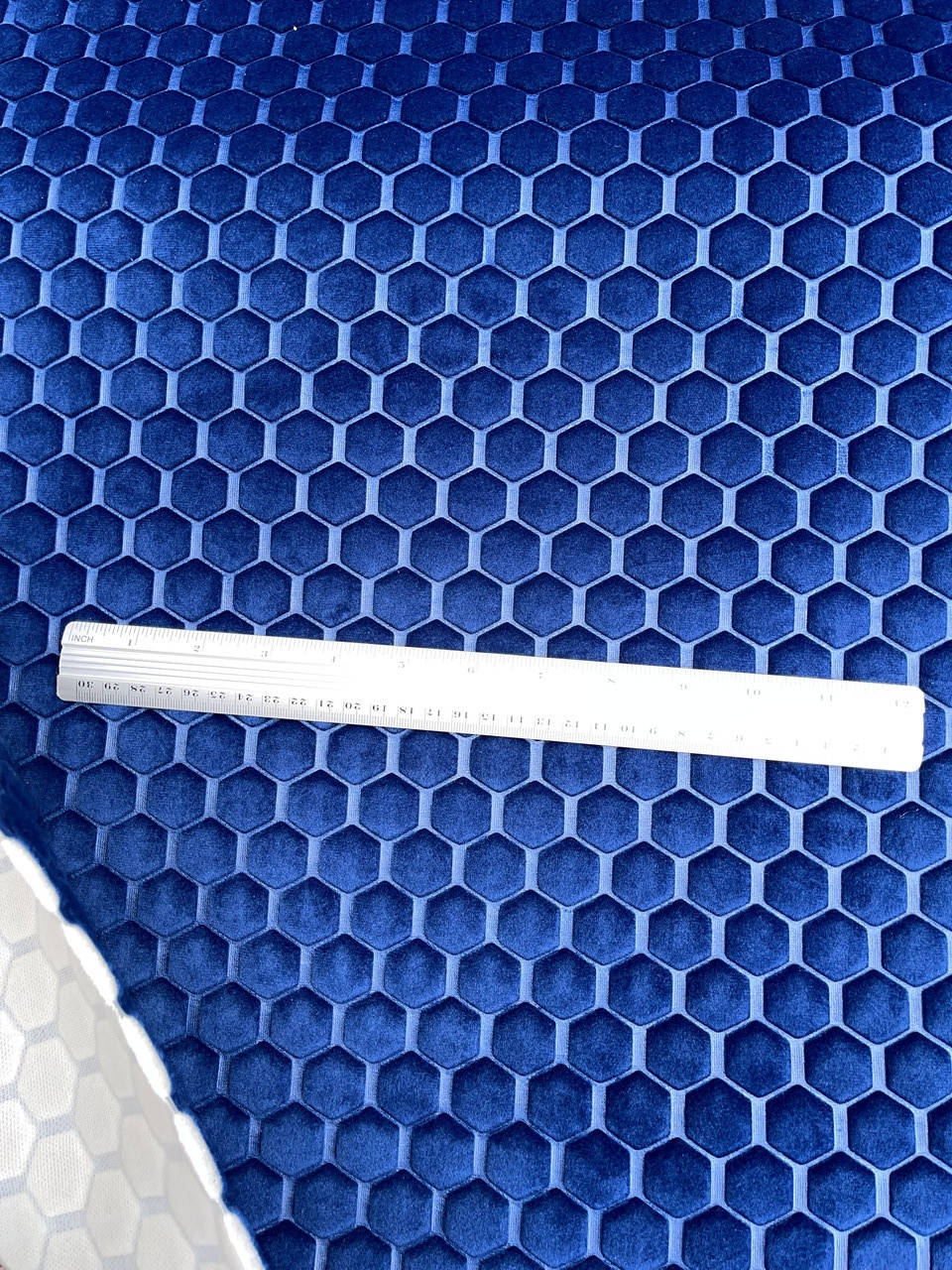 

Авто велюр на поролоне Пайка Соты