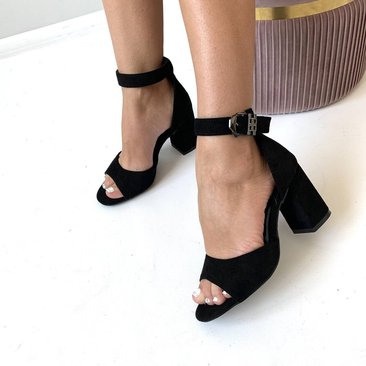 

Босоножки женские на каблуке черные (22372) 38