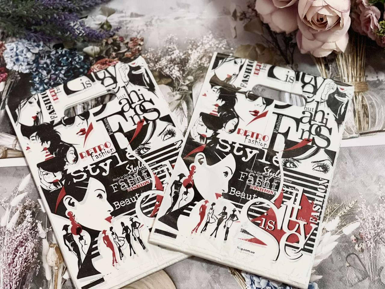 

Пакет полиэтиленовый банан 20 x 29 см (уп-100 шт) с прорубной прорезной вырубной ручкой, Белый