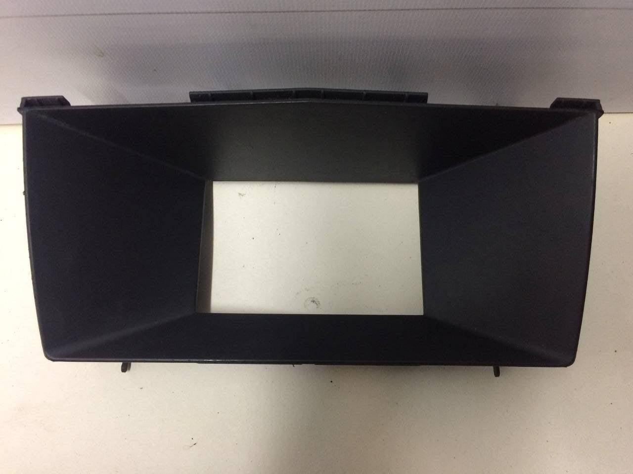 

Рамка информационного дисплея Astra H (04-11) б\у 13126605