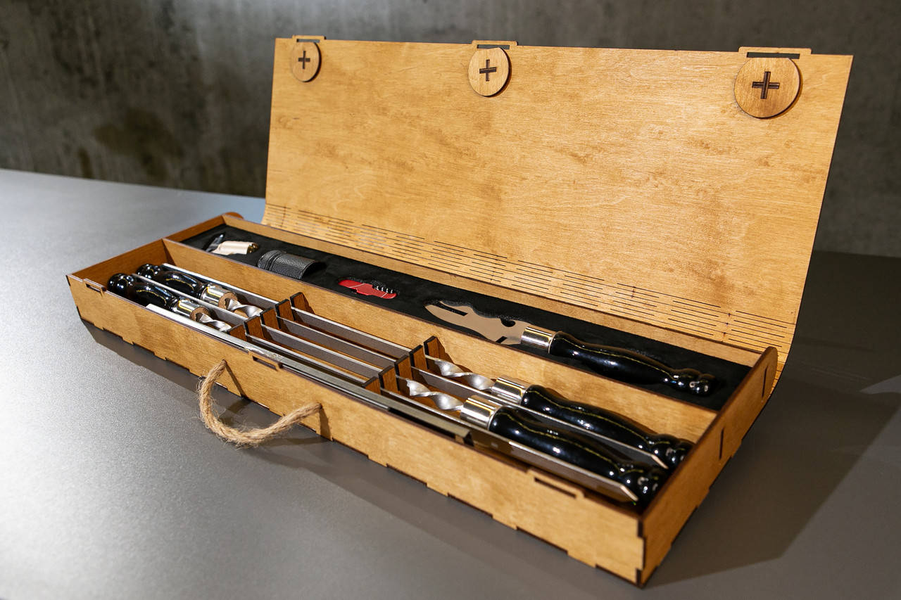 

Набор шампуров Grills для шашлыка Светлий. Подарочный шашлычный набор. Подарок мужу, мужчине, шефу