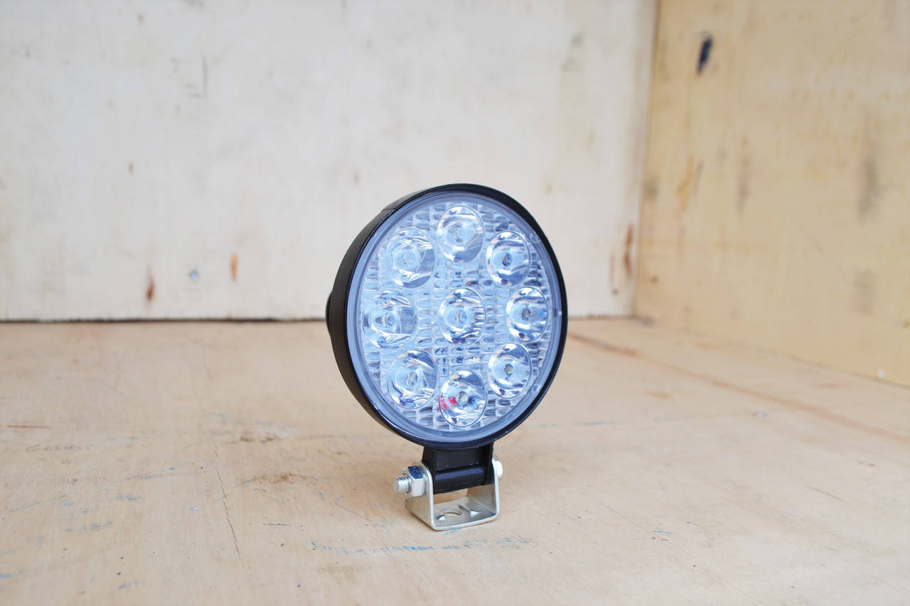 

Фара LED Круглая 27W 6000K (9 диодов) (8.5см х 8.5см х 1.5см) Mini, Белый